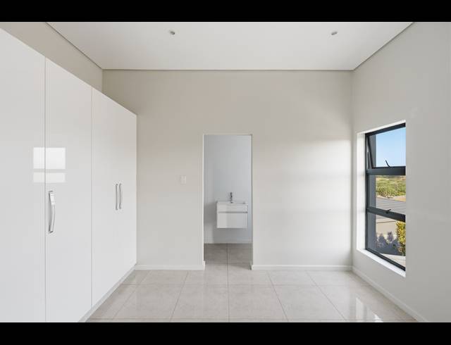 4 BEDROOM HOUSE FOR SALE IN PALM LAKES ESTATE